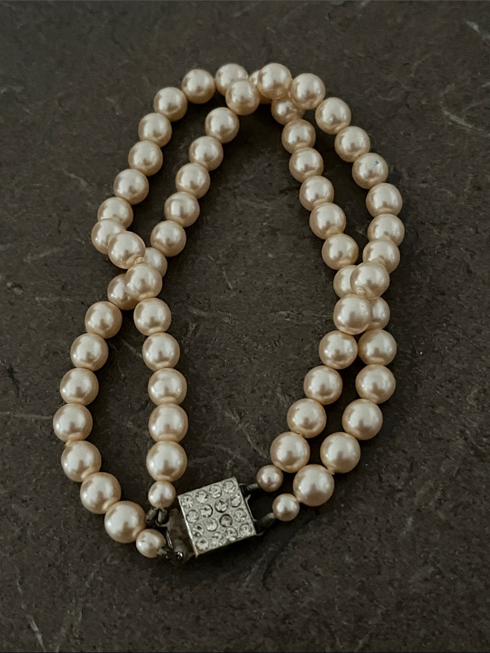 Elegant Ivory Pearl Double-Strand Bracelet with Crystal Clasp As is - Picture 2 of 4
